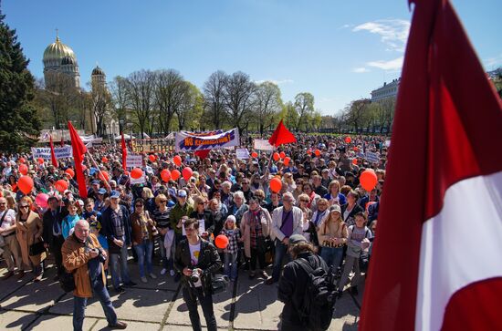 Первомайские демонстрации за рубежом