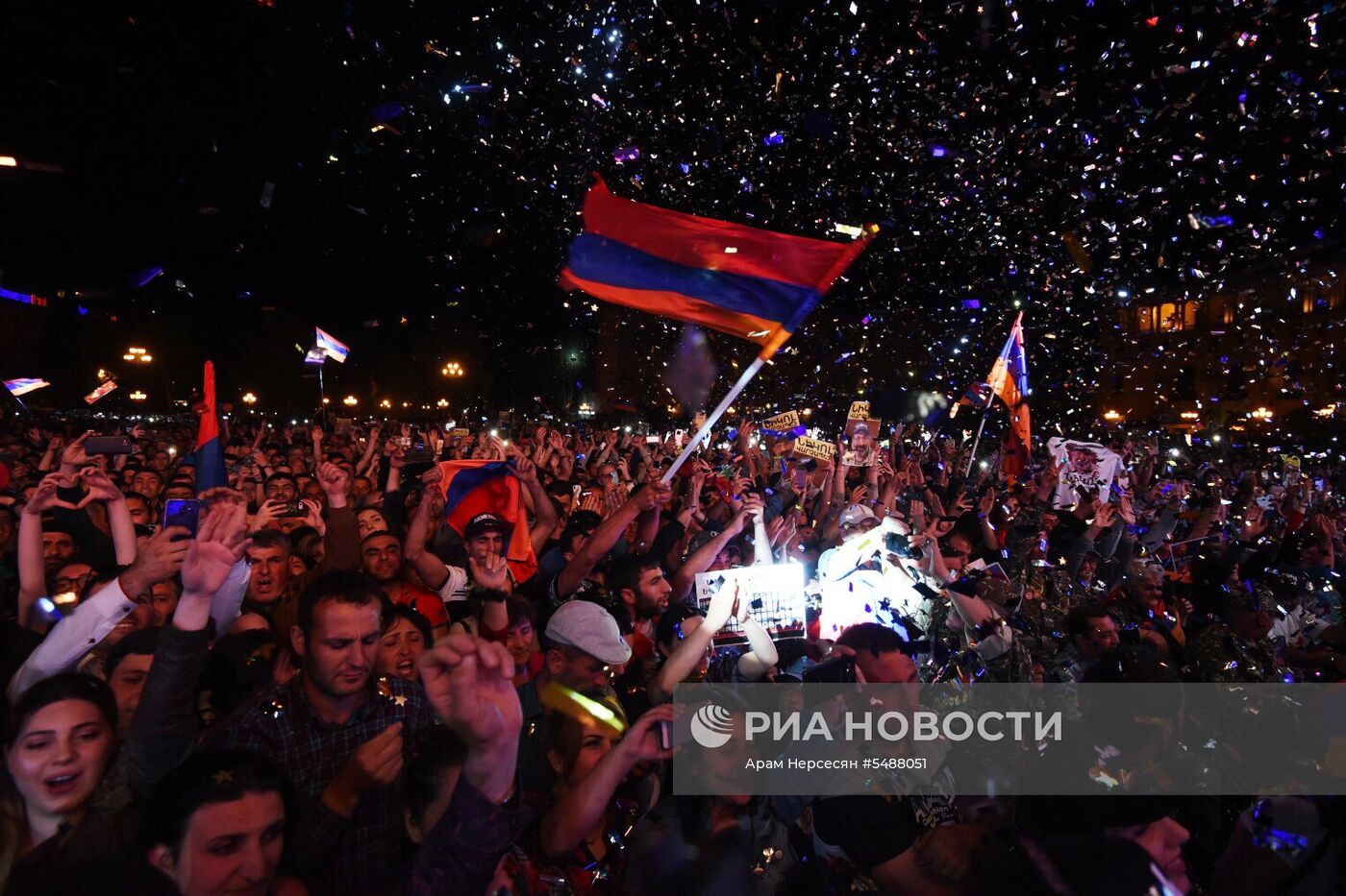 Митинг сторонников оппозиции после выборов премьер-министра в Армении