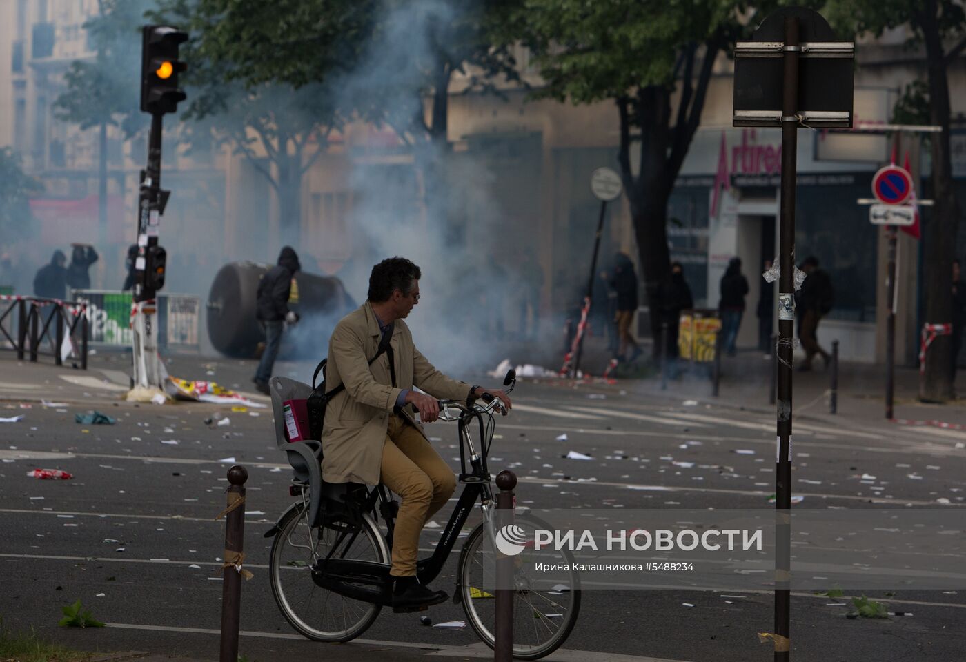 Беспорядки во время первомайской демонстрации в Париже