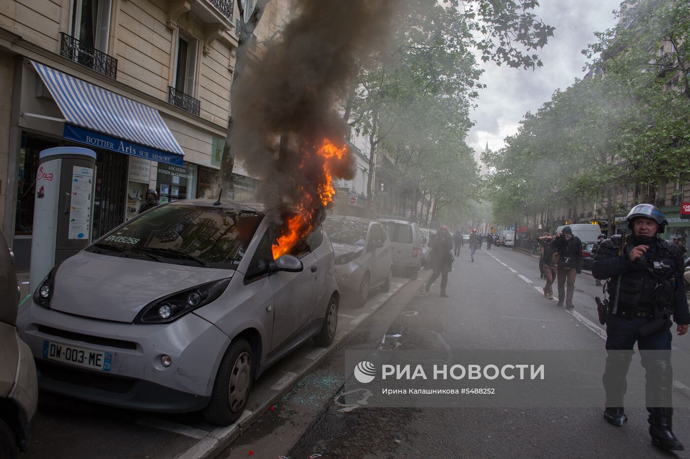 Беспорядки во время первомайской демонстрации в Париже