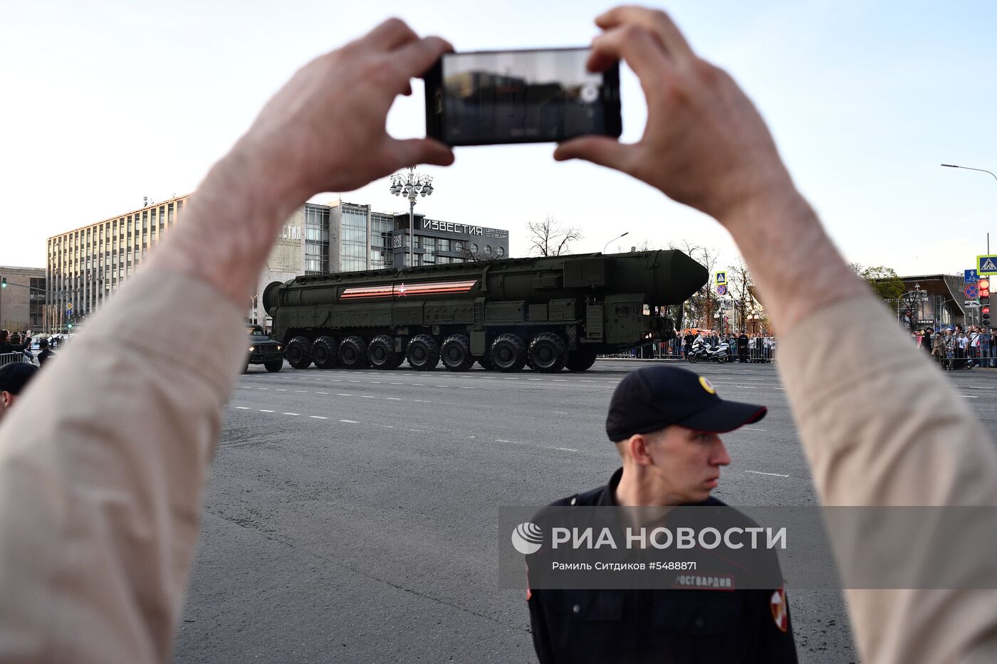 Ночная репетиция парада Победы на Красной площади