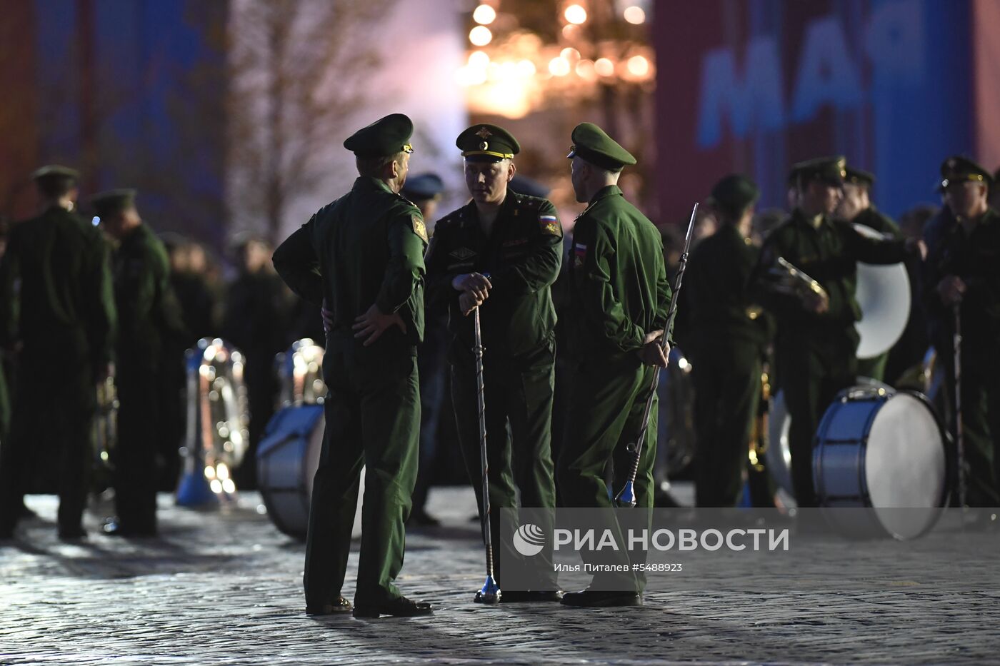 Ночная репетиция парада Победы на Красной площади