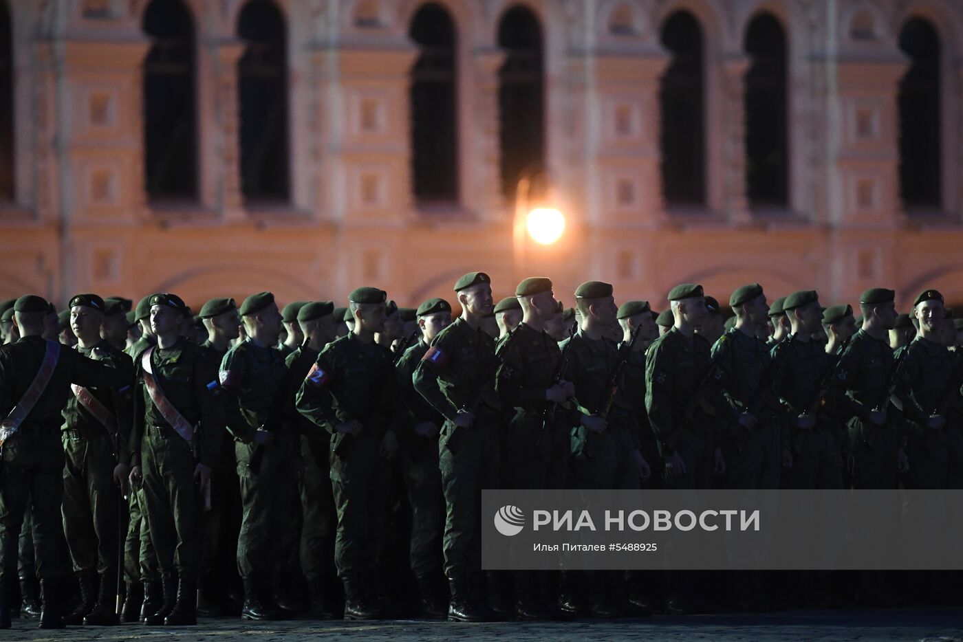 Ночная репетиция парада Победы на Красной площади