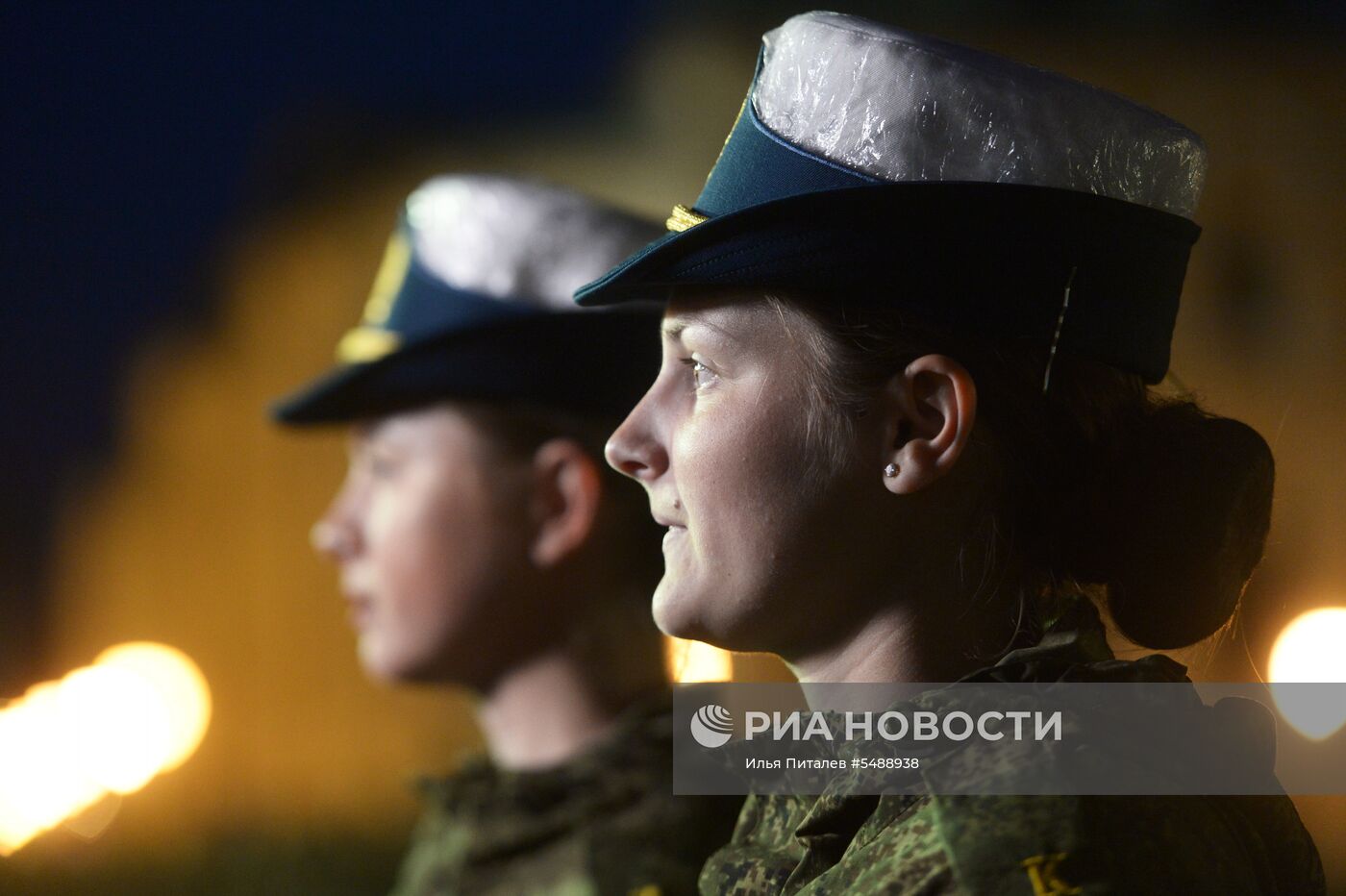 Ночная репетиция парада Победы на Красной площади