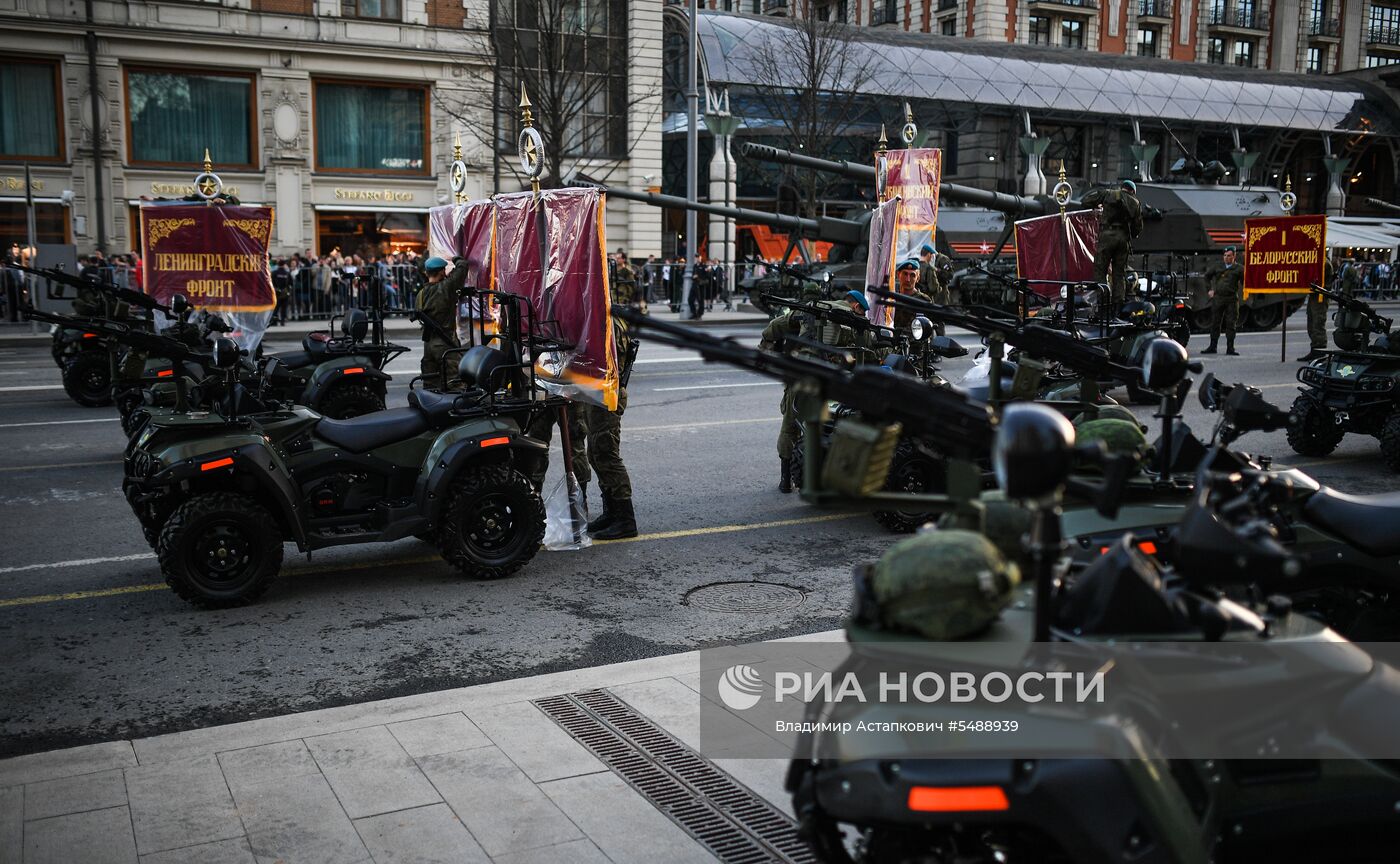 Ночная репетиция парада Победы на Красной площади