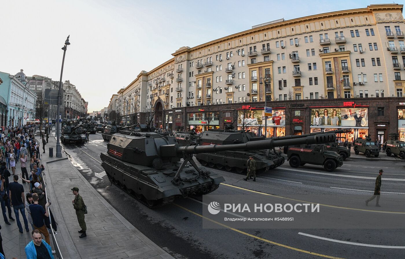 Ночная репетиция парада Победы на Красной площади