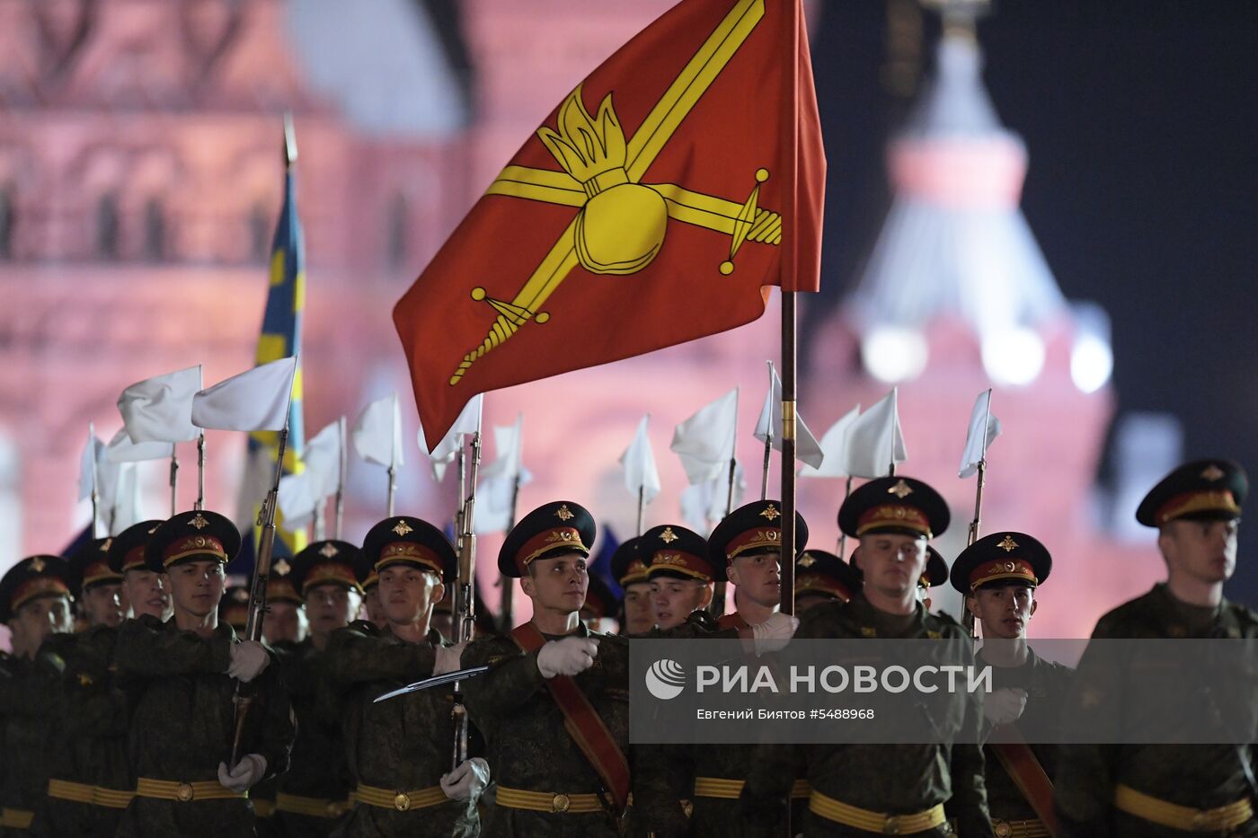 Ночная репетиция парада Победы на Красной площади