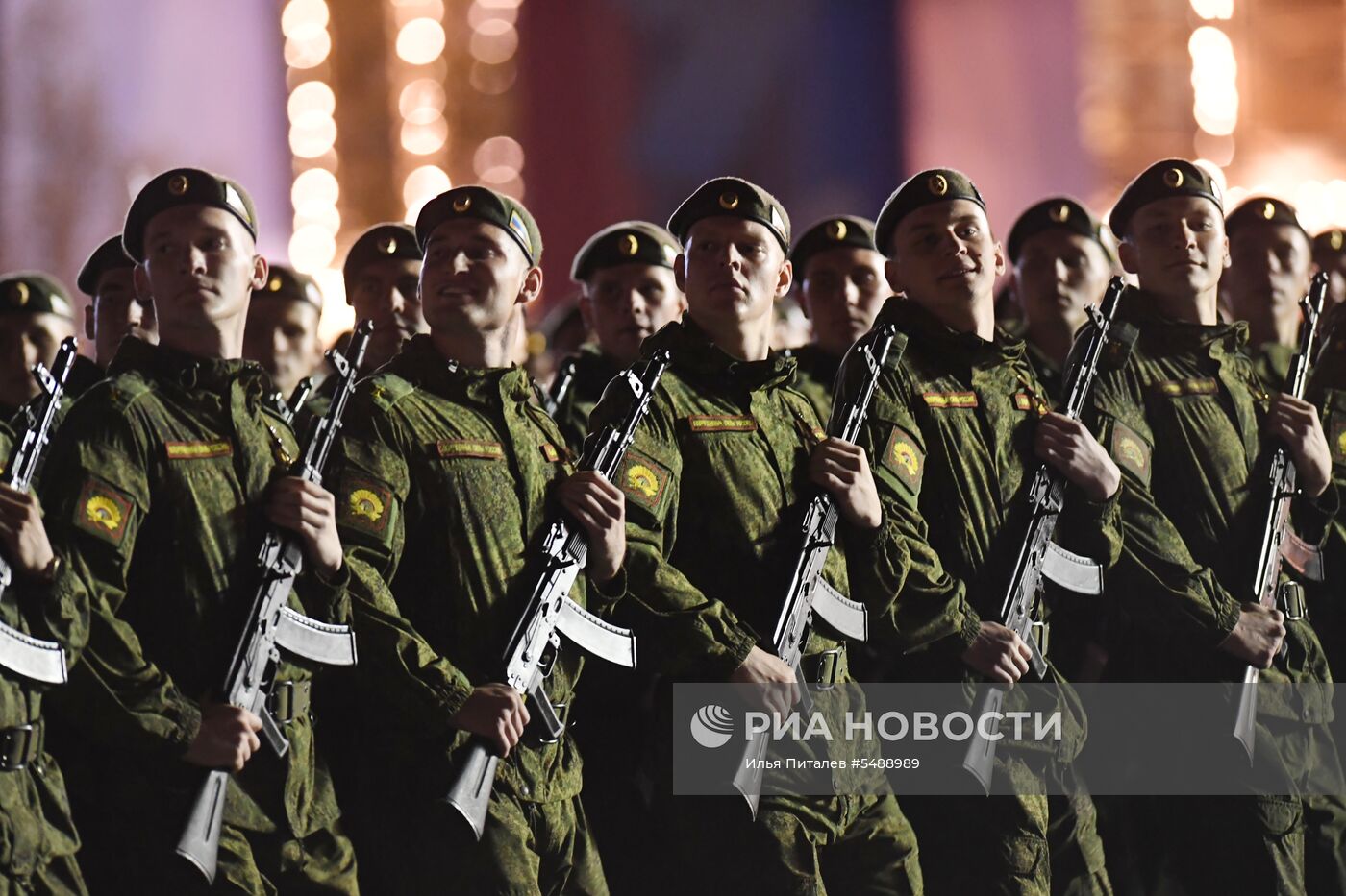 Ночная репетиция парада Победы на Красной площади