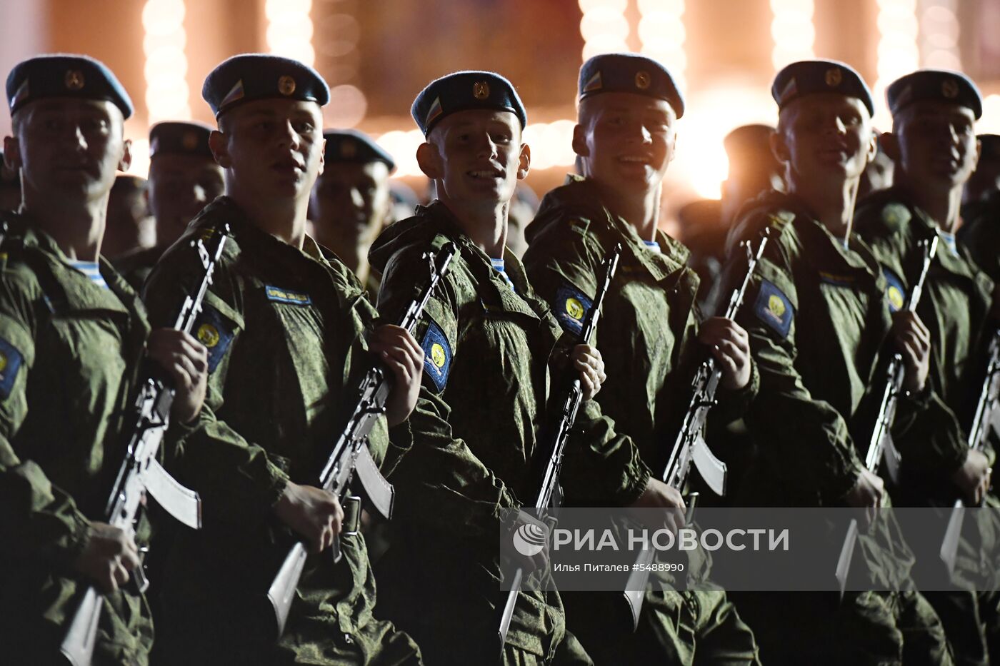 Ночная репетиция парада Победы на Красной площади