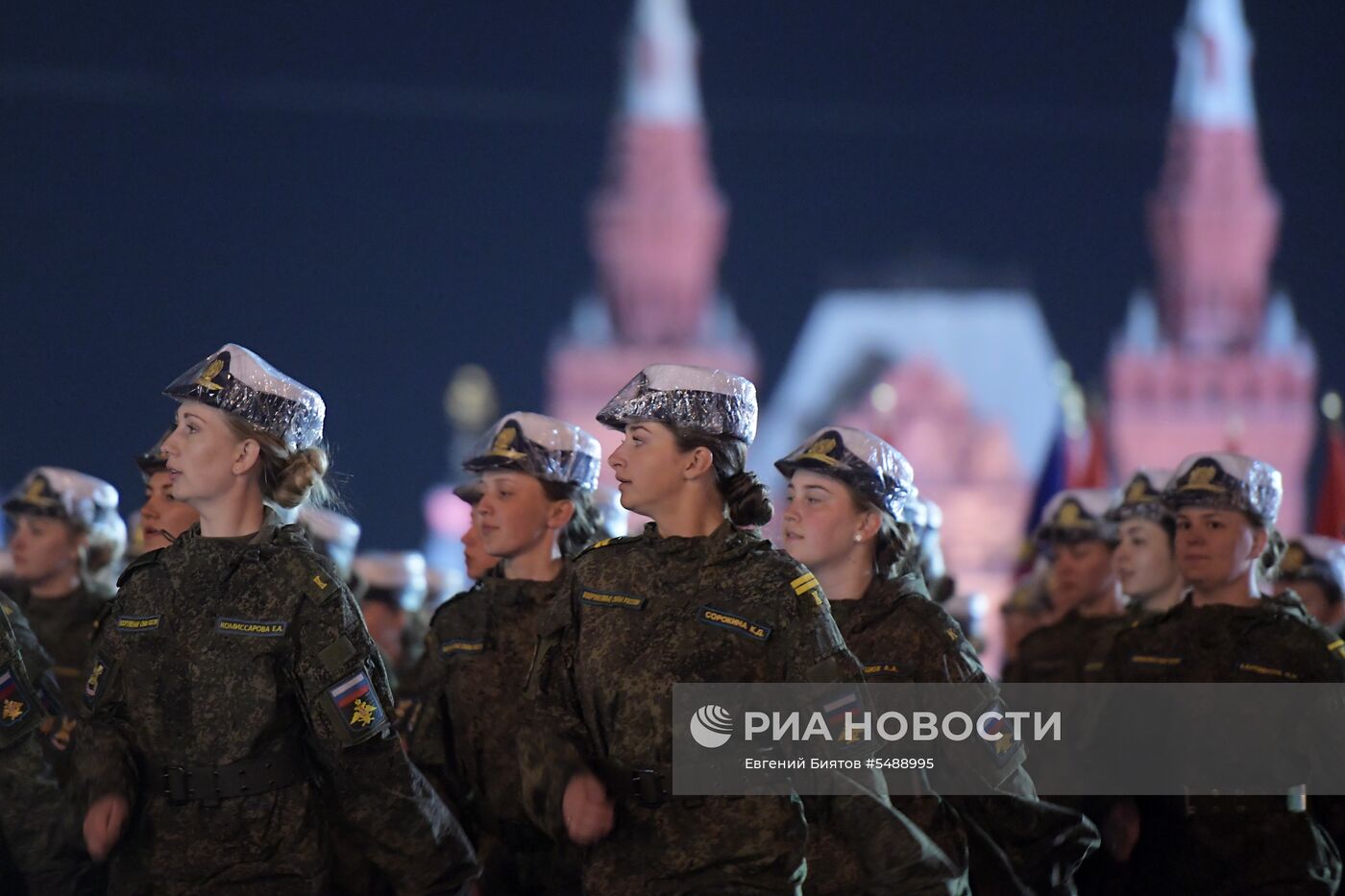 Ночная репетиция парада Победы на Красной площади