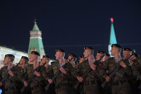 Ночная репетиция парада Победы на Красной площади