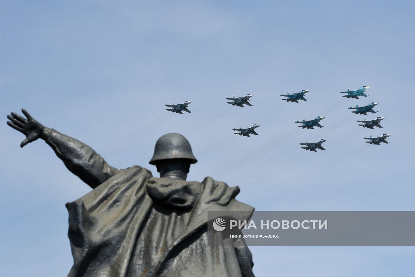 Репетиция воздушной части парада Победы 