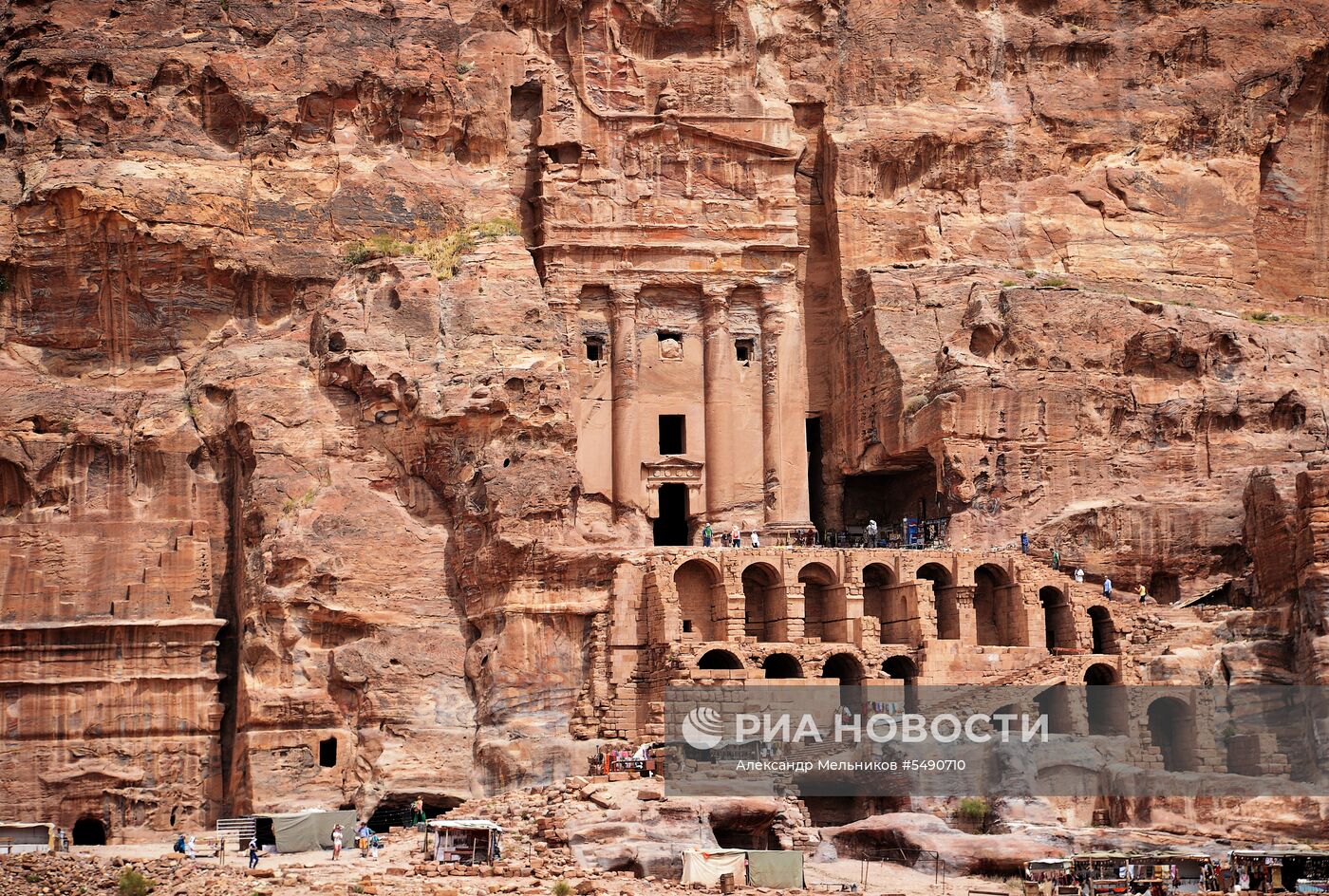 Древний город Петра в Иордании