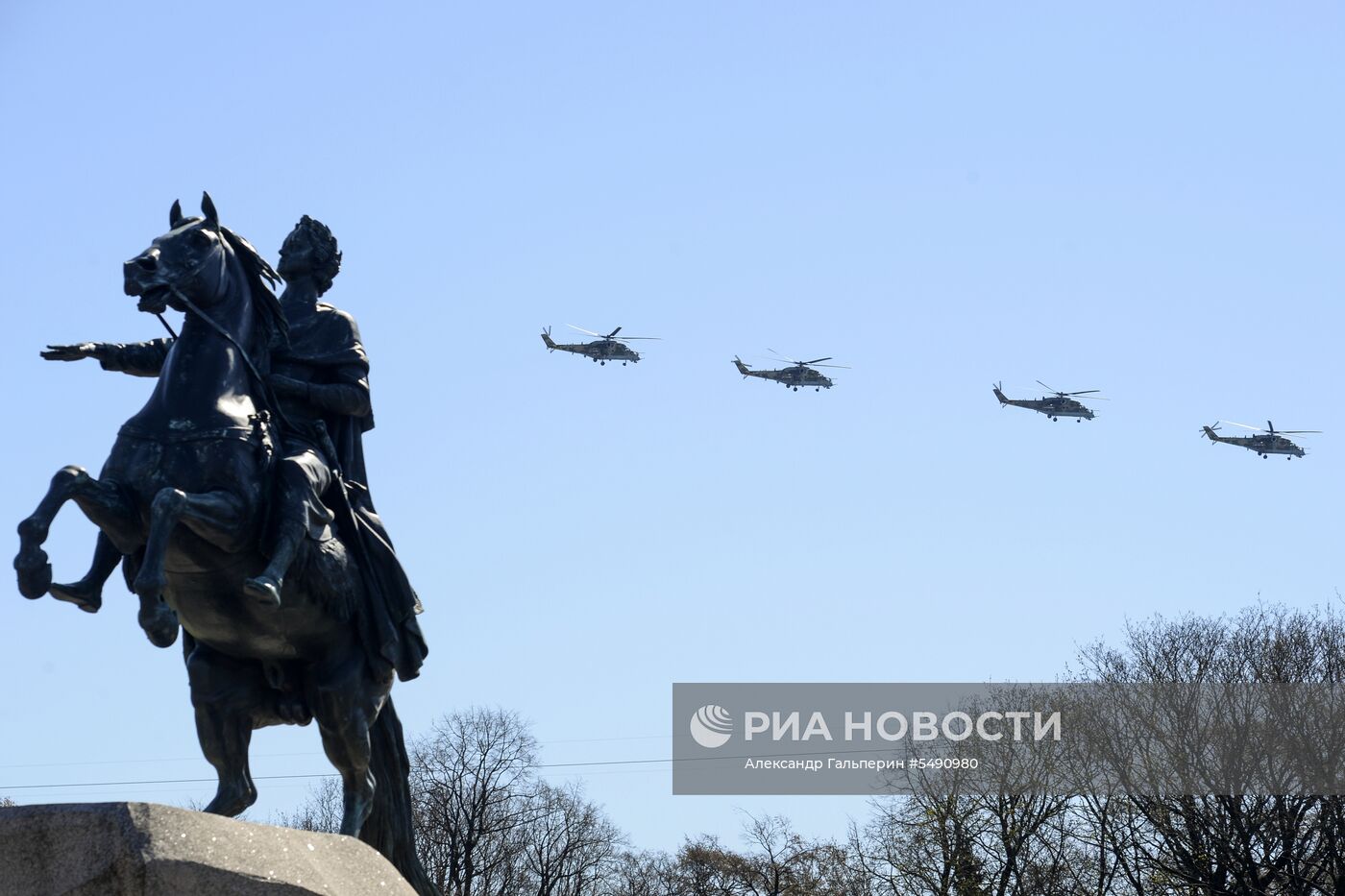 Генеральная репетиция парада Победы в Санкт-Петербурге 