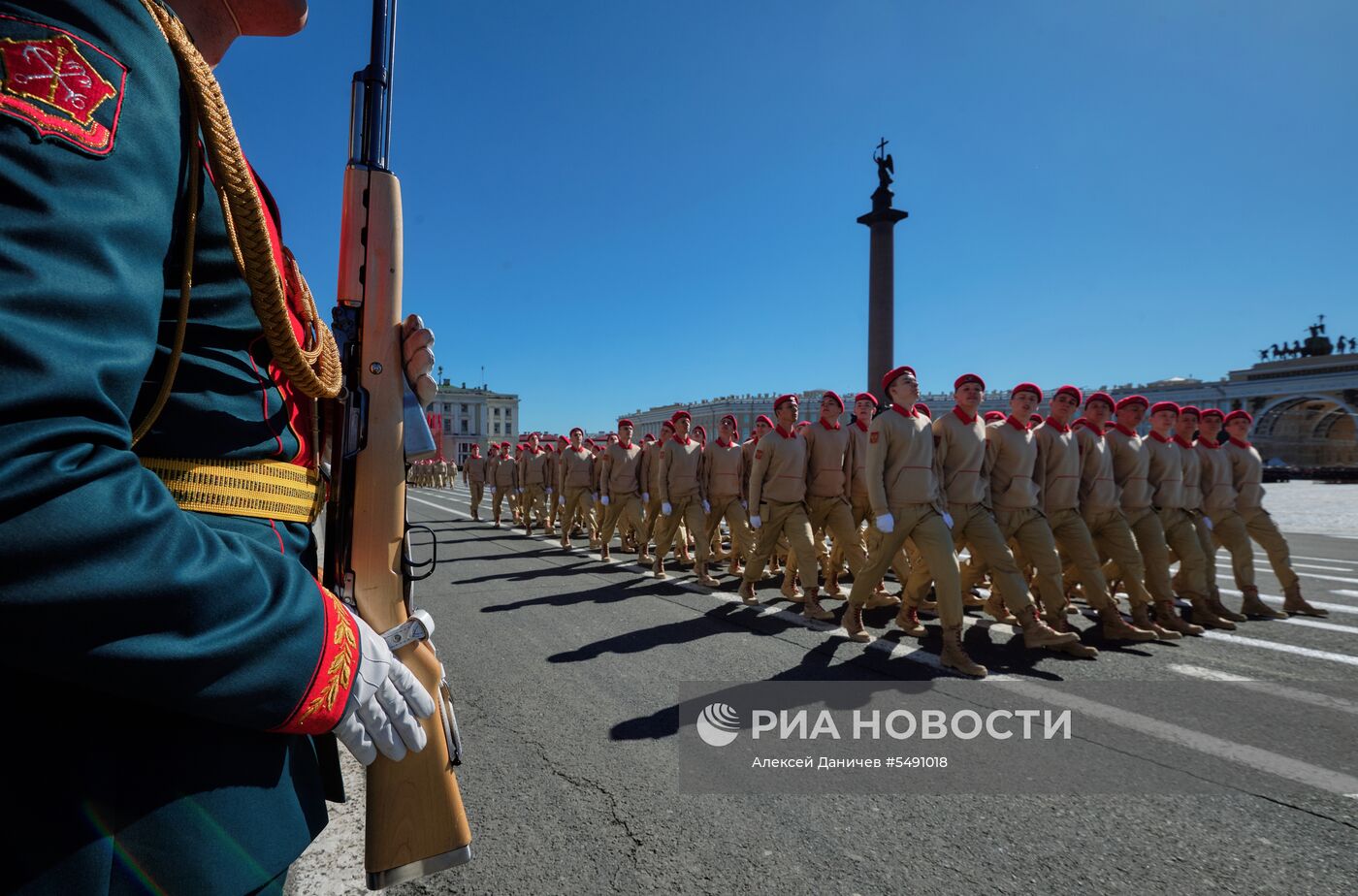 Генеральная репетиция парада Победы в Санкт-Петербурге