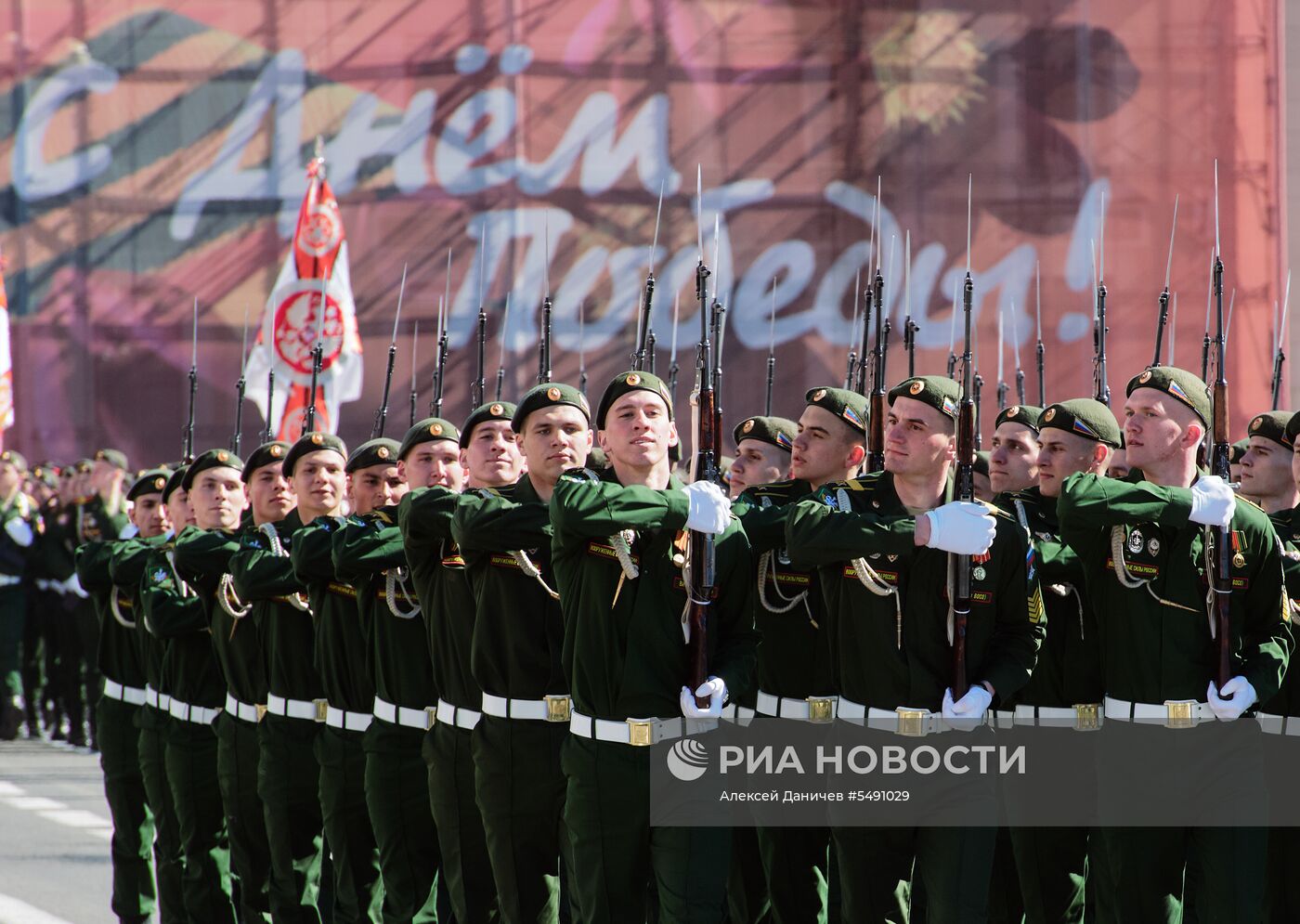 Генеральная репетиция парада Победы в Санкт-Петербурге 