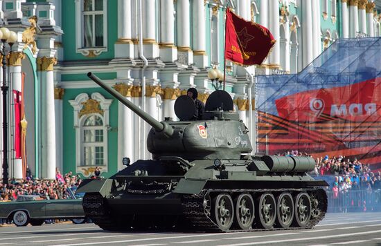 Генеральная репетиция парада Победы в Санкт-Петербурге 