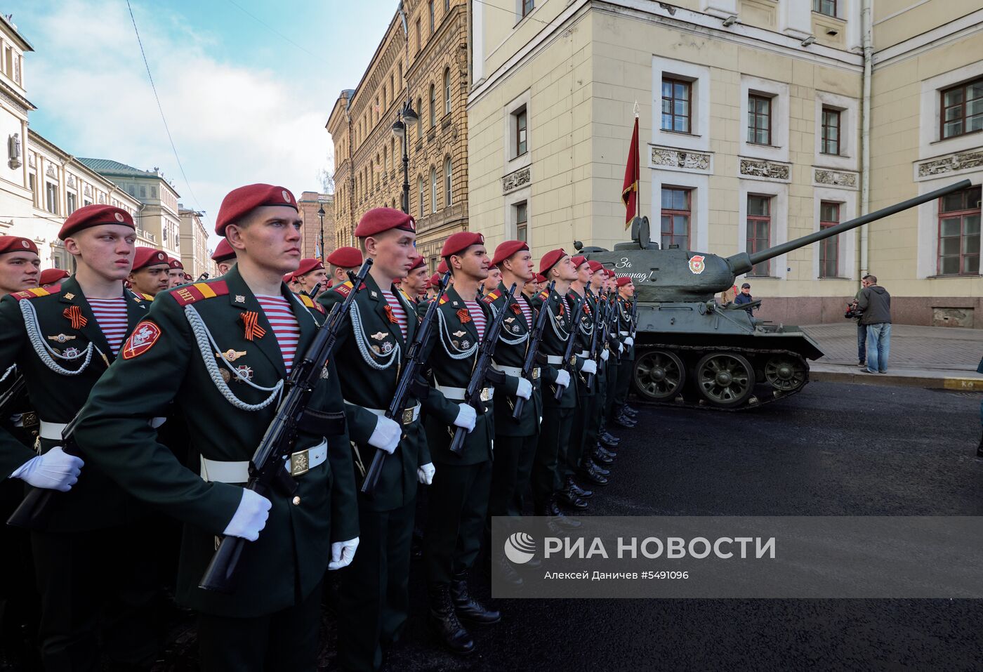 Генеральная репетиция парада Победы в Санкт-Петербурге 