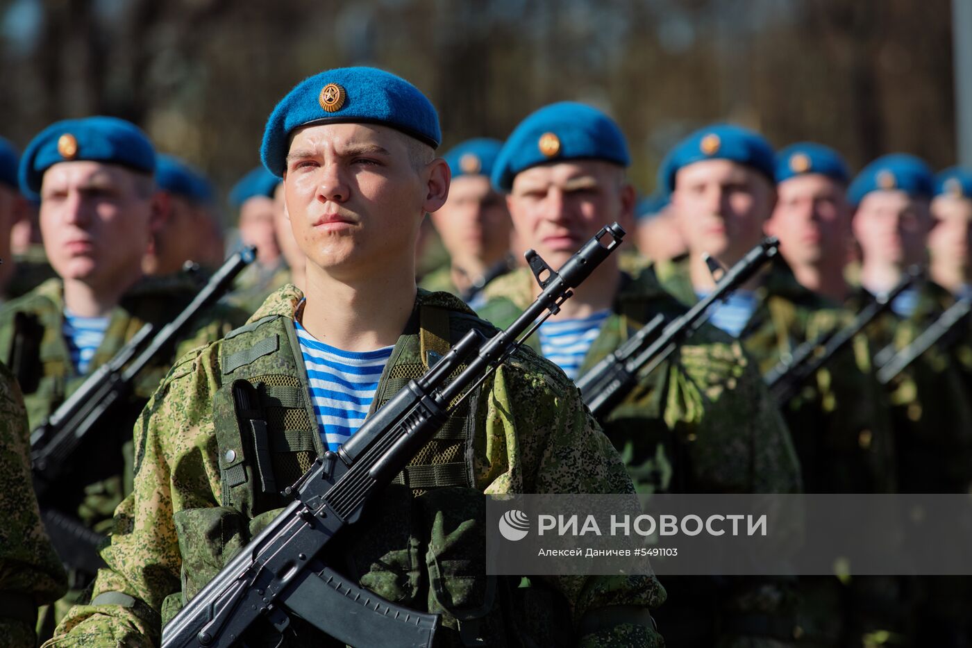 Генеральная репетиция парада Победы в Санкт-Петербурге 
