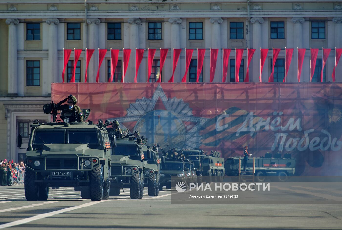 Генеральная репетиция парада Победы в Санкт-Петербурге