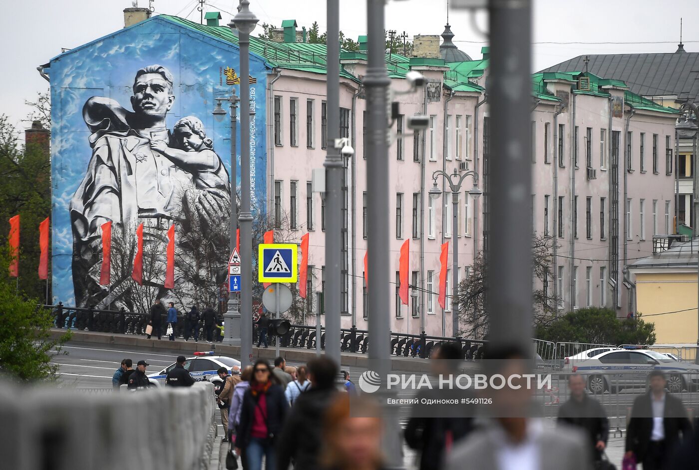 Праздничное оформление Москвы к Дню Победы 