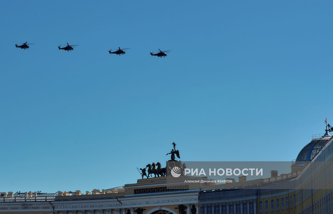 Генеральная репетиция парада Победы в Санкт-Петербурге 