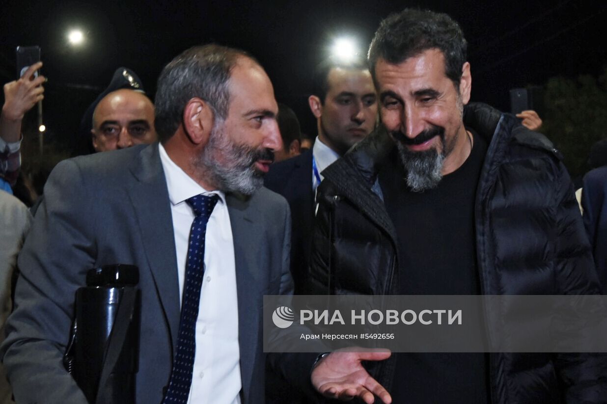 Американский рок-музыкант Серж Танкян приехал в Ереван