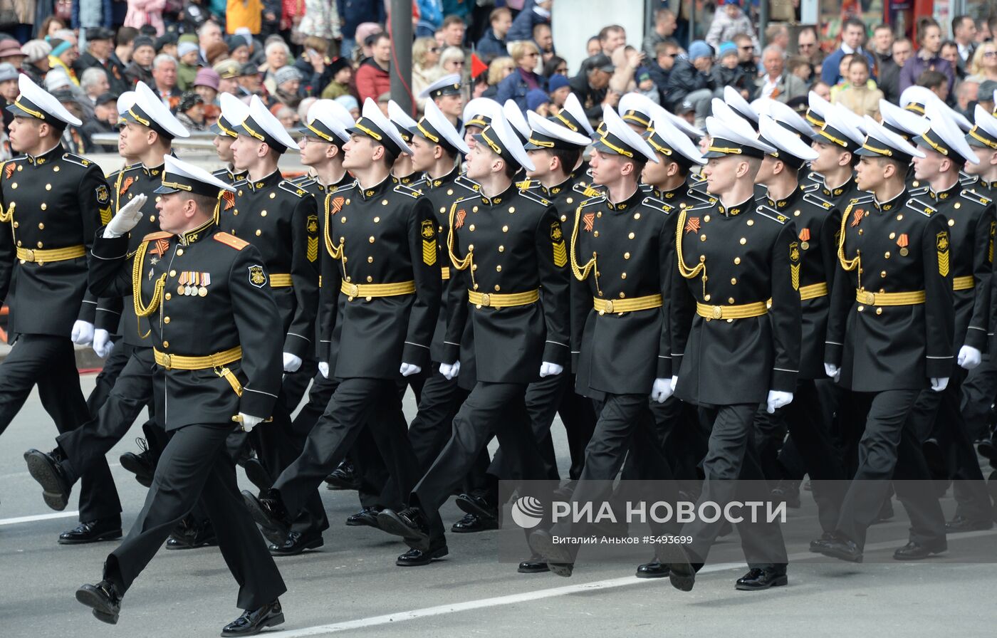 Празднование Дня Победы в городах России