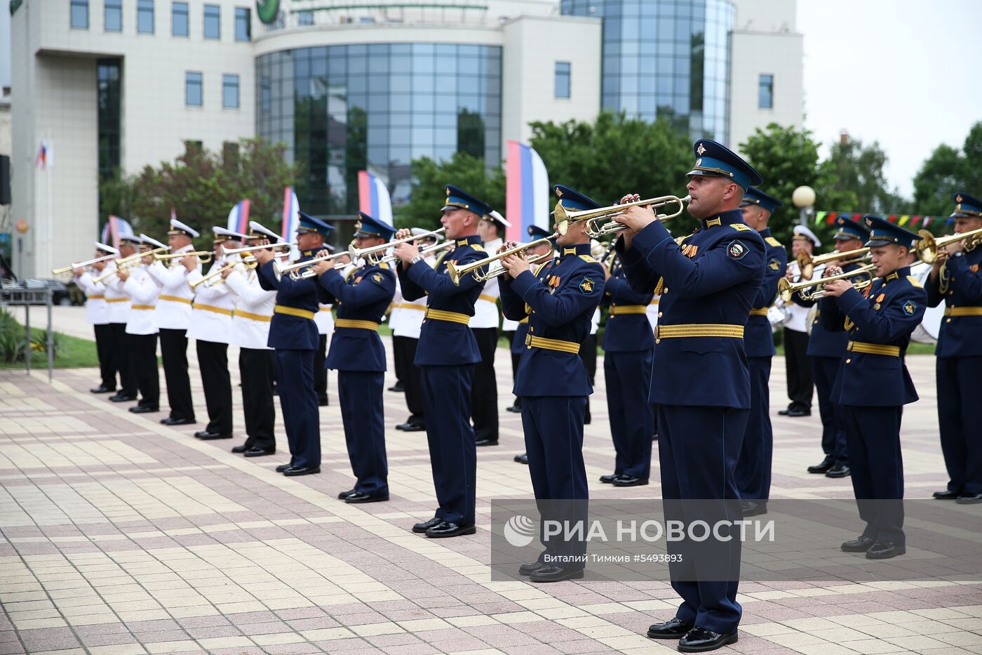 Празднование Дня Победы в городах России