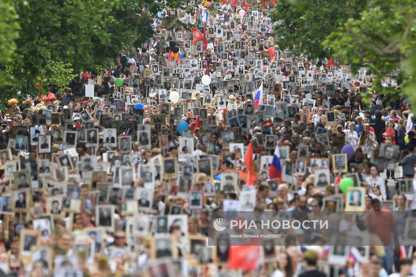 Акция "Бессмертный полк" в городах России