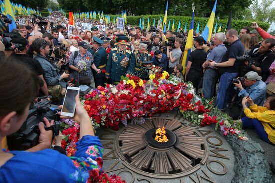 Акция "Бессмертный полк" на Украине