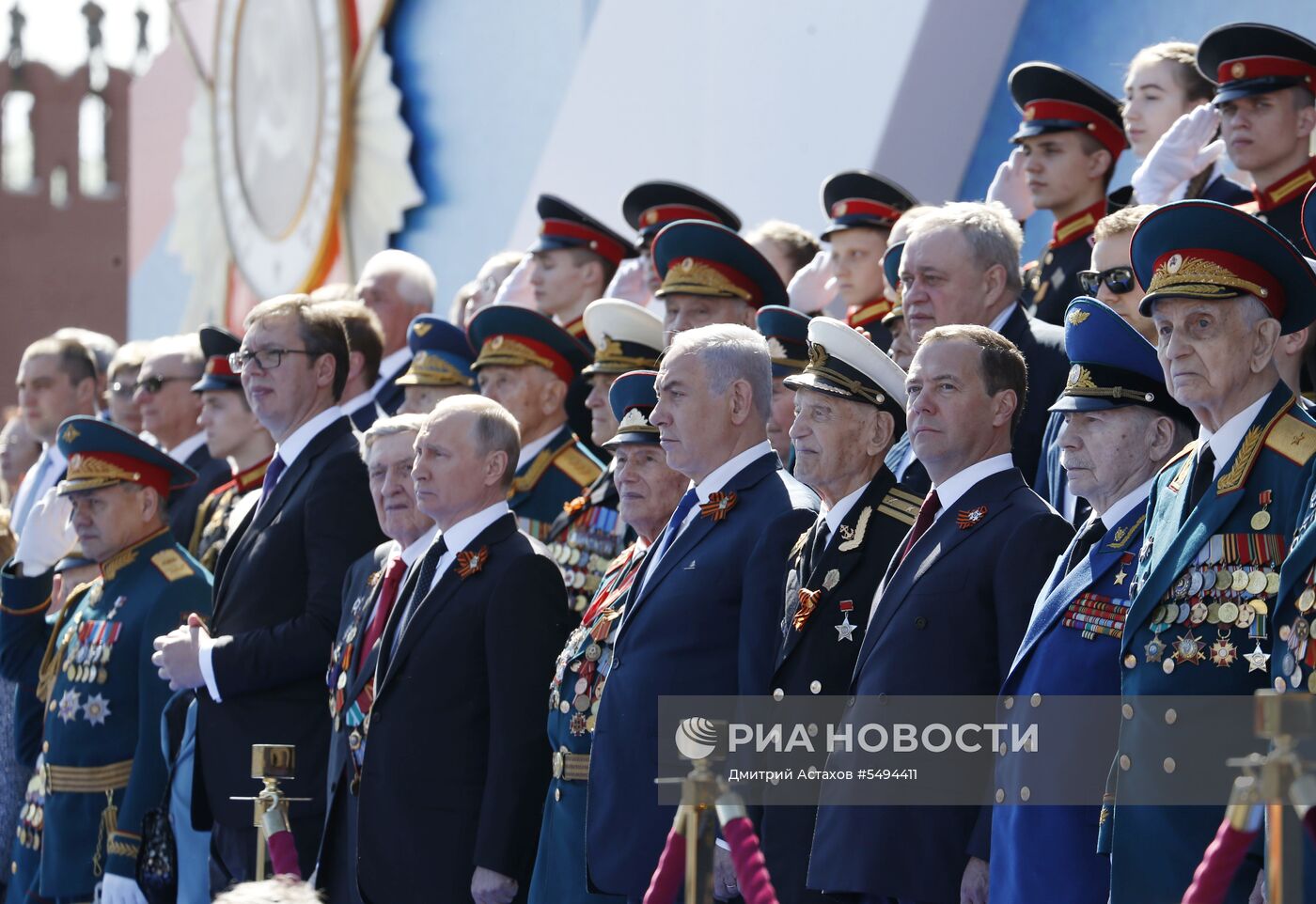 Президент РФ В.Путин и премьер-министр РФ Д.Медведев на военном параде в честь 73-й годовщины Победы в ВОВ