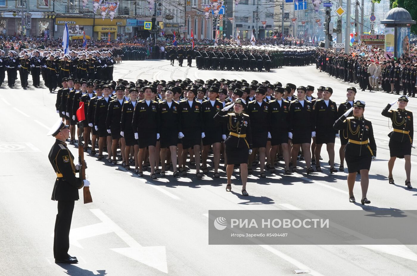 Празднование Дня Победы в городах России