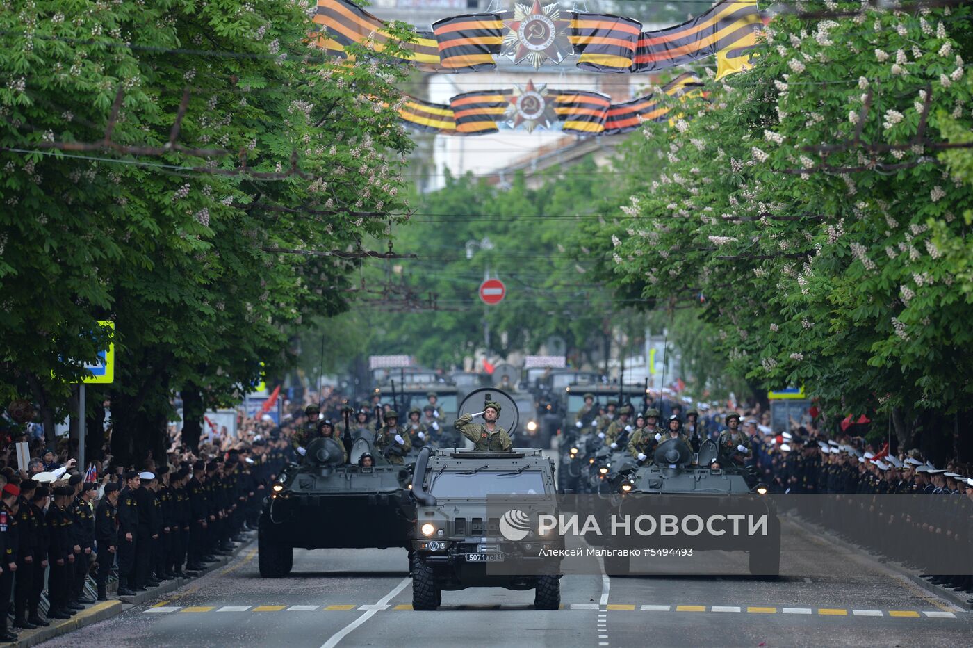 Празднование Дня Победы в городах России