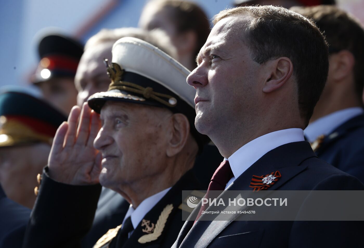 Президент РФ В.Путин и премьер-министр РФ Д.Медведев на военном параде в честь 73-й годовщины Победы в ВОВ