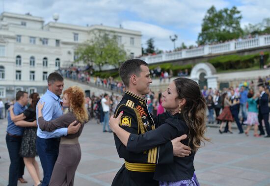 Празднование Дня Победы в городах России