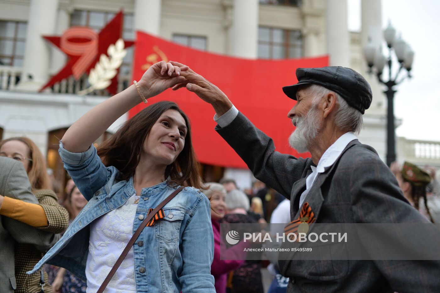 Празднование Дня Победы в городах России