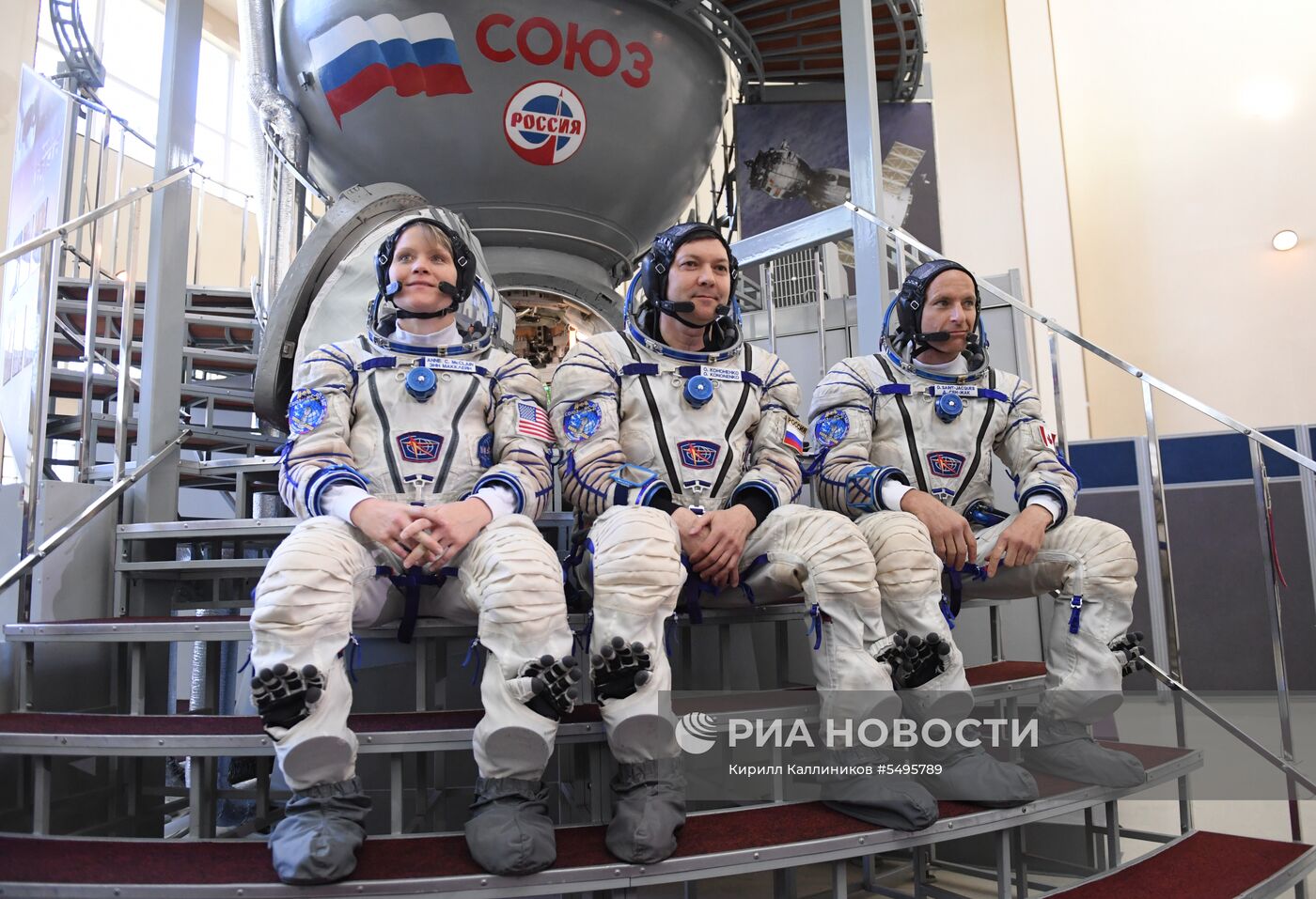 Комплексные экзаменационные тренировки экипажа МКС-56/57. День первый