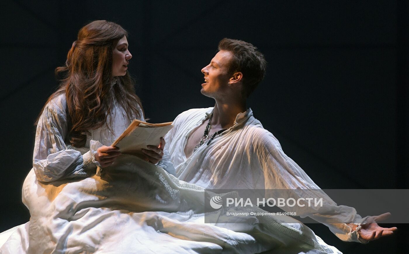 Показ спектакля "Влюбленный Шекспир" в Театре имени Пушкина
