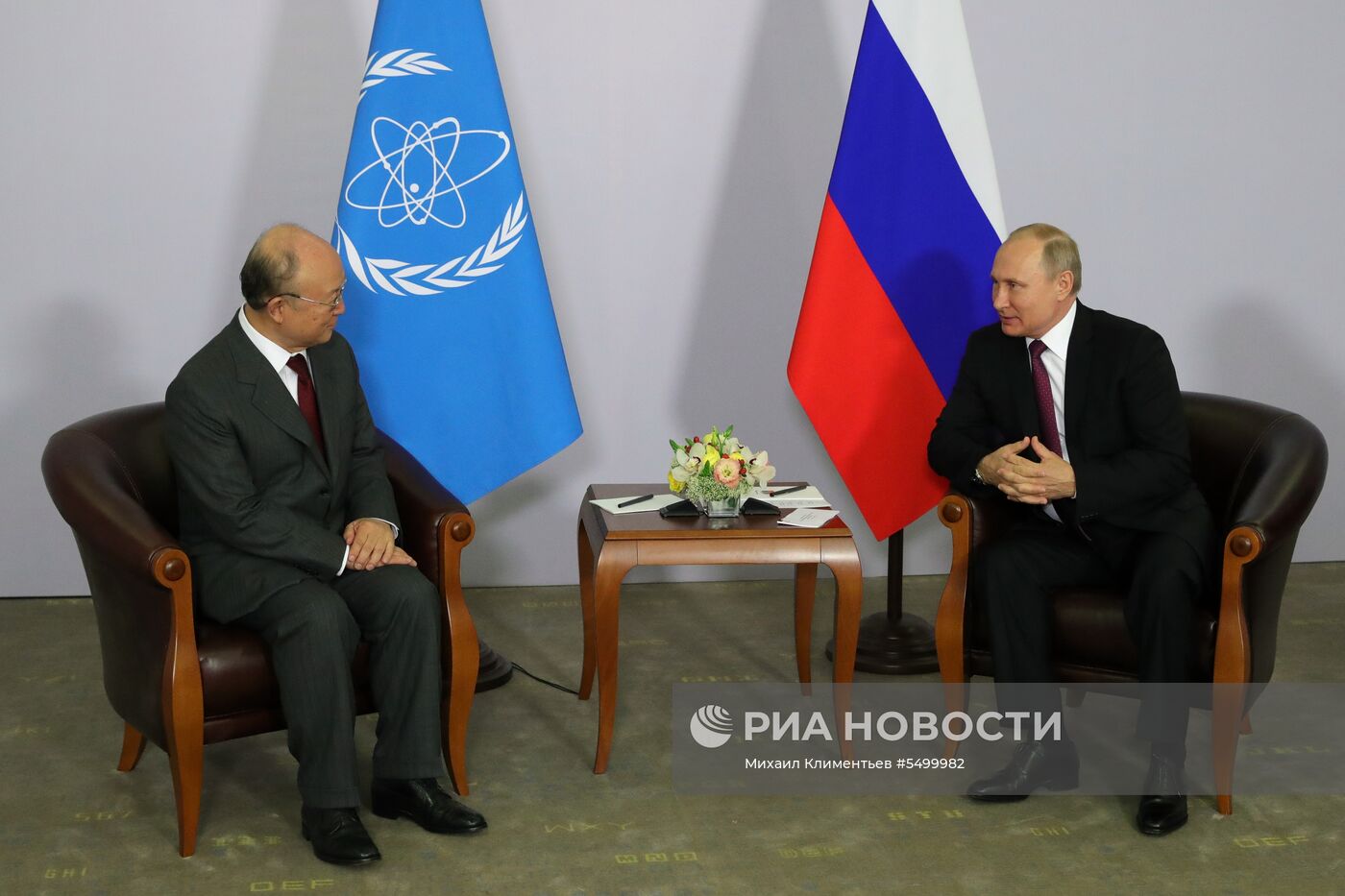 Президент РФ В. Путин встретился с директором МАГАТЭ Ю. Амано