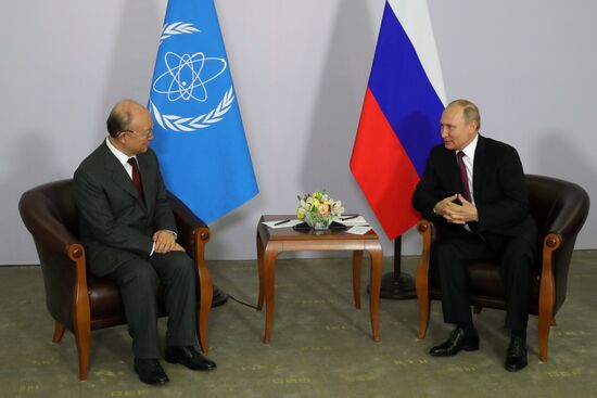 Президент РФ В. Путин встретился с директором МАГАТЭ Ю. Амано
