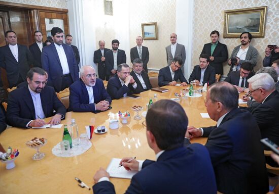 Встреча министров иностранных дел РФ и Ирана С. Лаврова и М. Зарифа