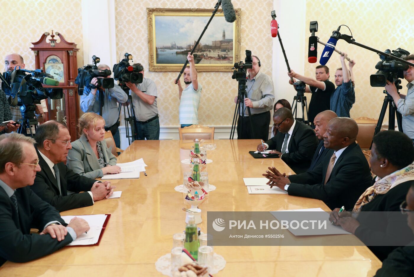 Встреча главы МИД РФ С. Лаврова с вице-президентом ЮАР Д. Мабузой