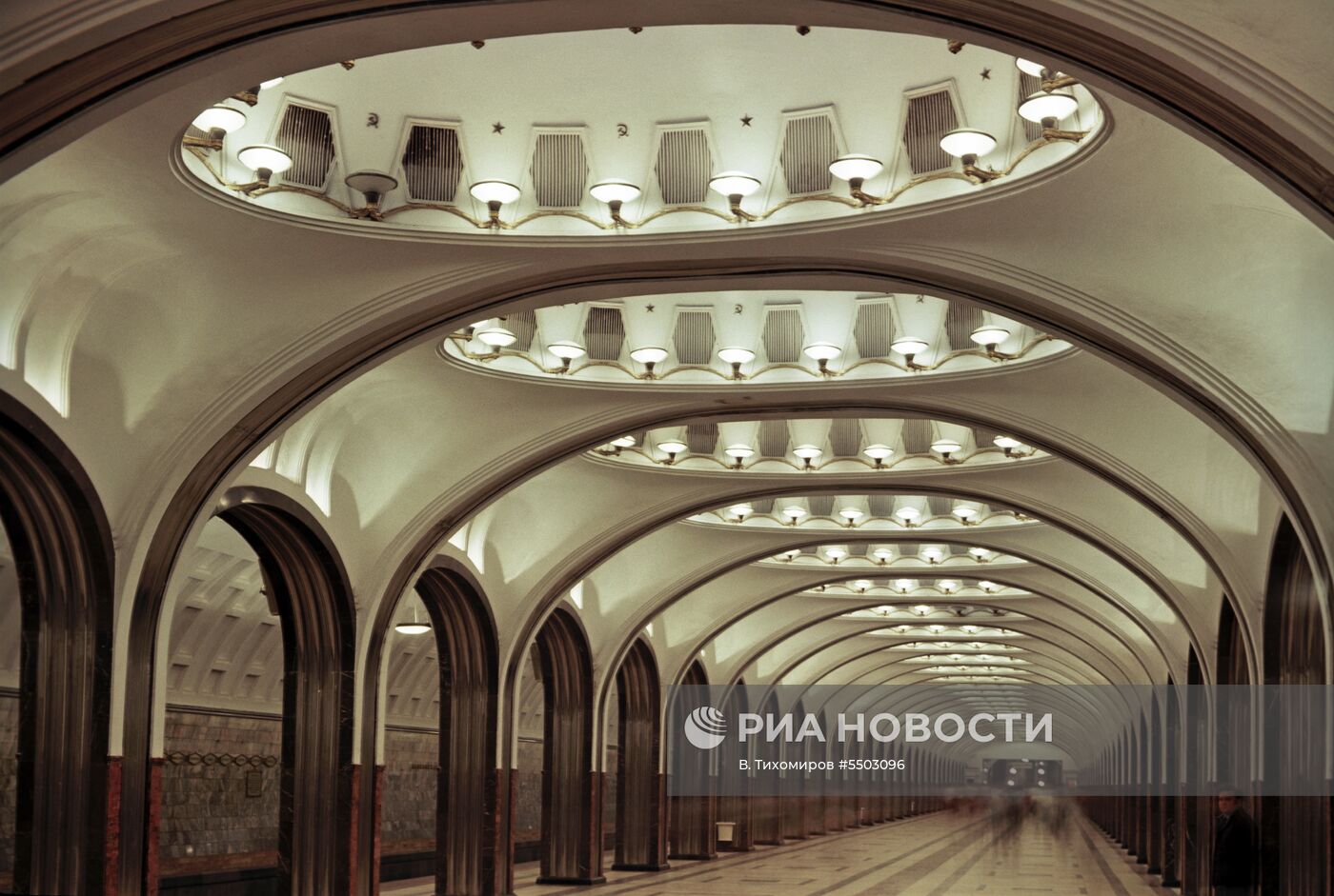 Станция метро "Маяковская" в Москве