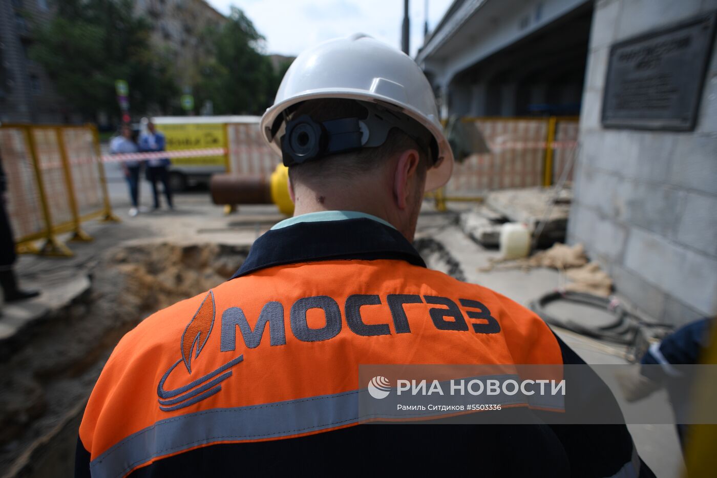  Установка автоматического запорного устройства с дистанционным управлением на газопроводе