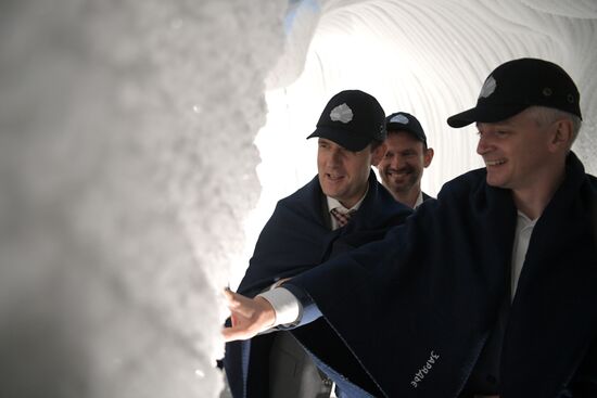 Открытие ледяной пещеры в парке "Зарядье"
