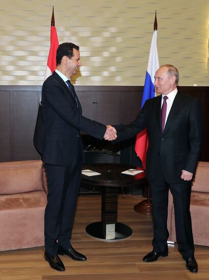 Президент РФ В. Путин встретился в Сочи с главой Сирии Б. Асадом