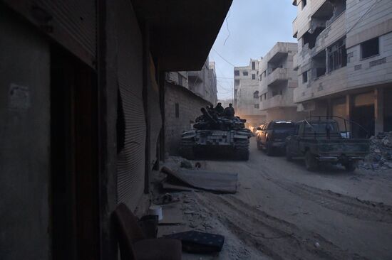 Боевые действия в районе Мухайям-эль-Ярмук на юге Дамаска