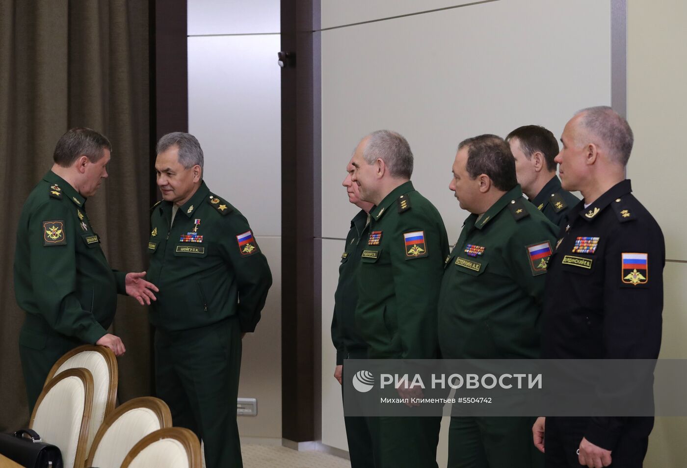 Президент РФ В. Путин провел совещание по вопросам ОПК
