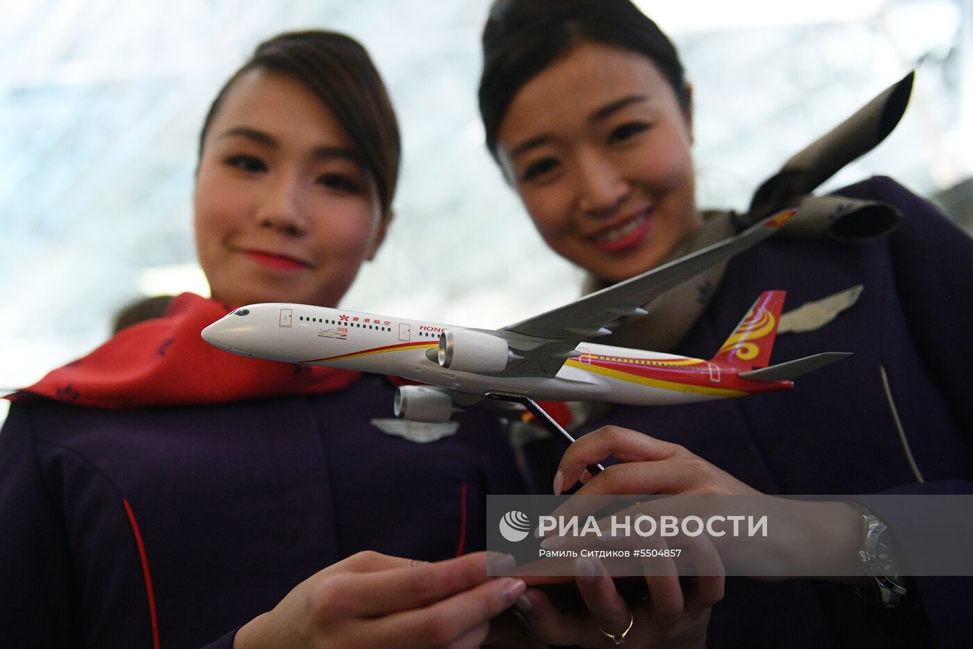 Прилёт первого рейса Hong Kong Airlines из Гонконга в Москву